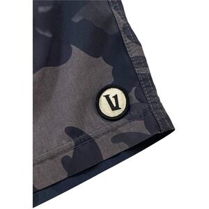Vuori Kore Shorts Mens XL Charcoal Navy Camo V302 Lined Athletic Training 7in